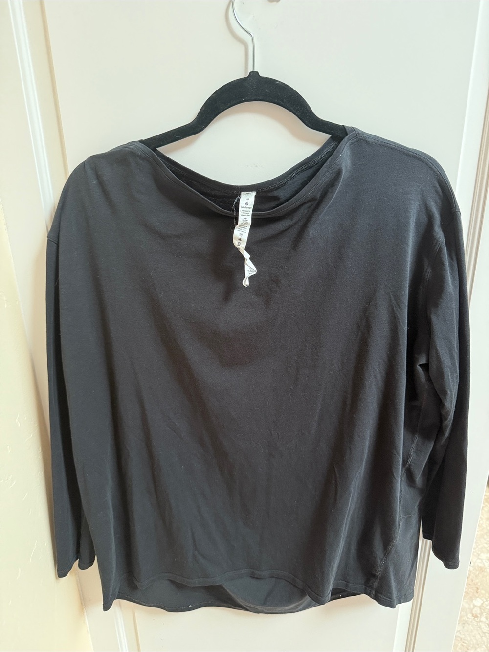 lululemon black back in action long sleeve
